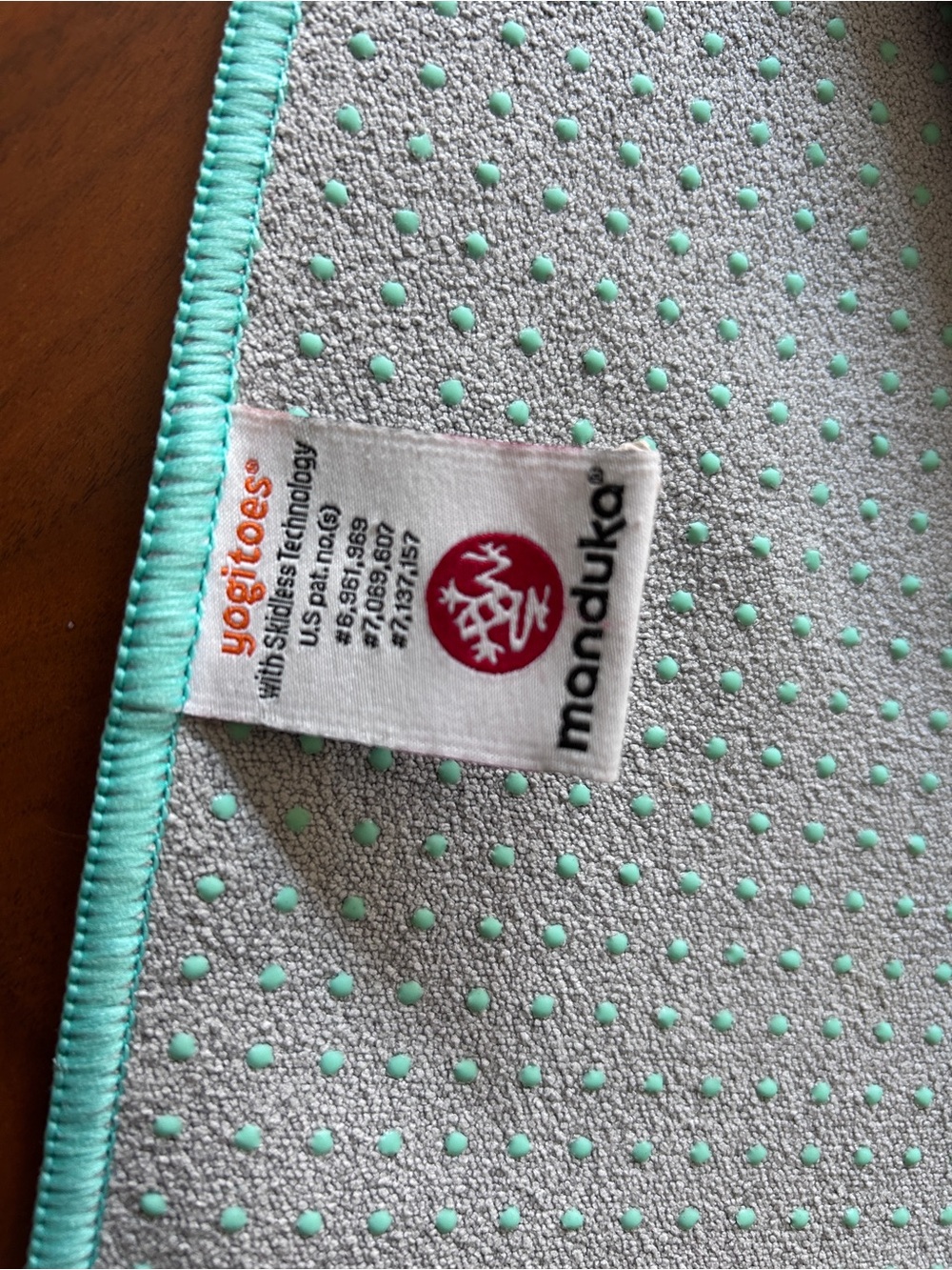 manduka Mint-Accent Gray Non-Slip Yoga Towel 24x71
